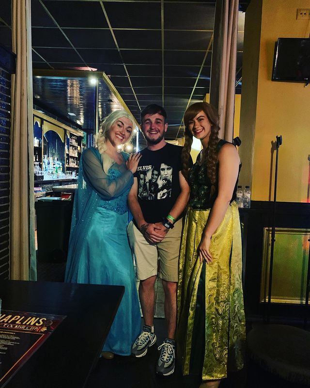 RESTAURANTES MUSICAL CHAPLINS SALOU SATURDAY 4 FIESTAS SALOU