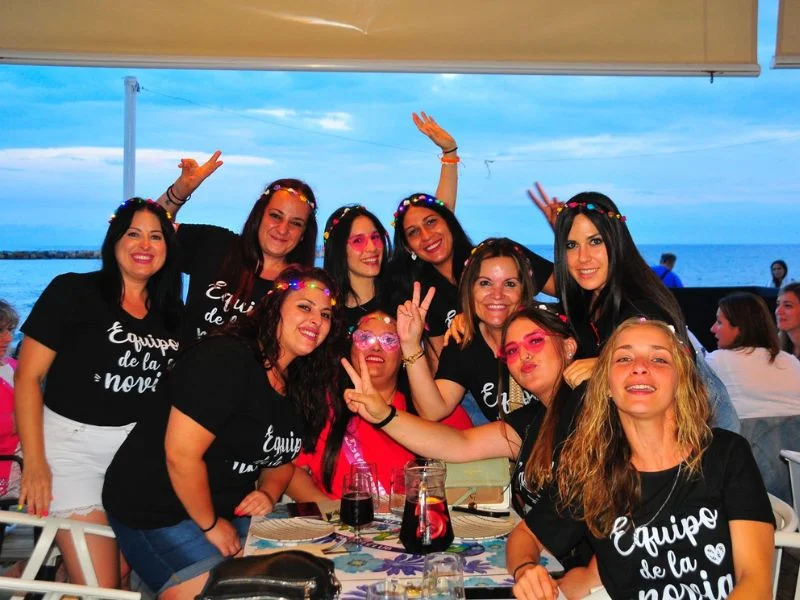 Cena Beach Club con show en Cambrils